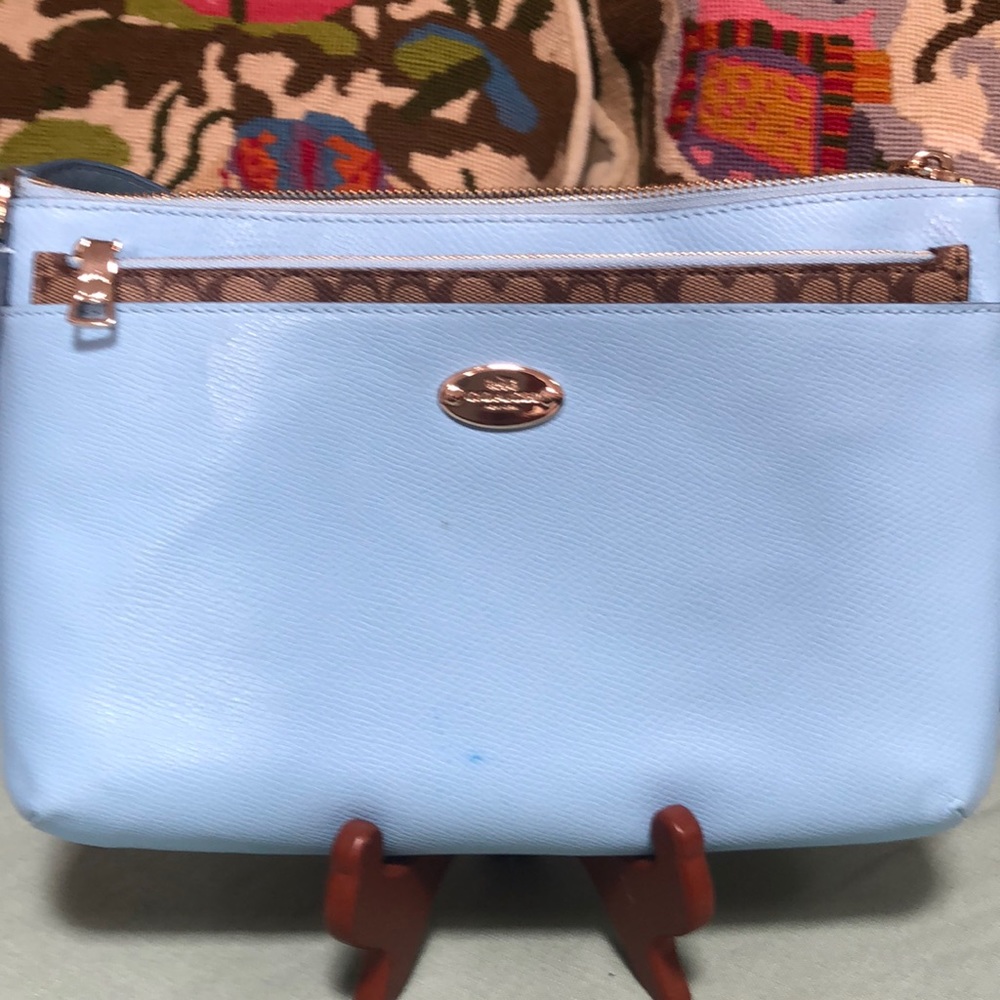 Coach - Picture 2 of 12